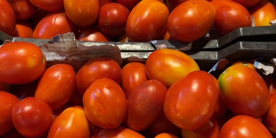 5 اکتوبر: اسلام آباد منڈی میں پاراچنار ٹماٹر 2,700 روپے تک، سوات اور باجوڑ کے تازہ ریٹس